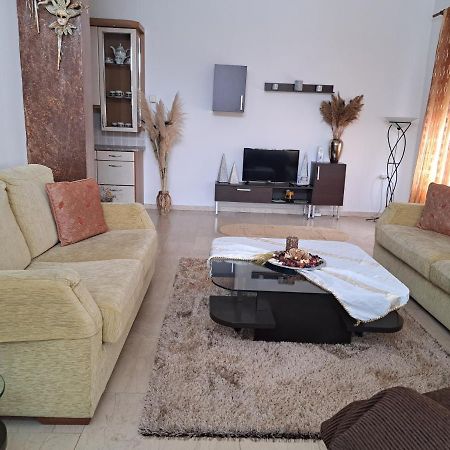 Guesthouse Aelia Като-Лутраки Экстерьер фото