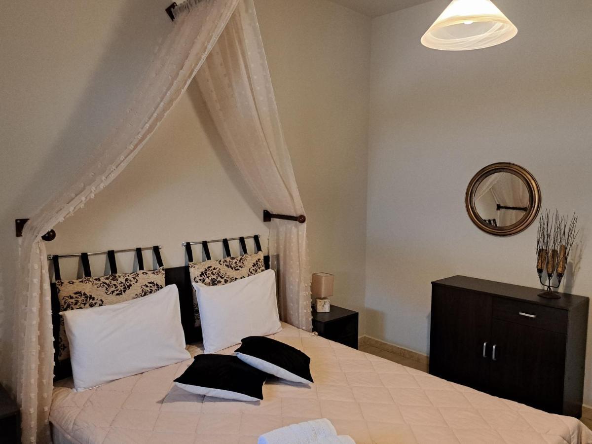 Guesthouse Aelia Като-Лутраки Экстерьер фото