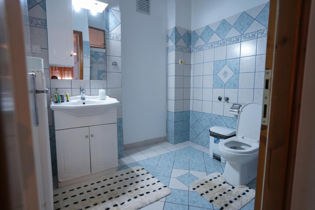 Guesthouse Aelia Като-Лутраки Экстерьер фото